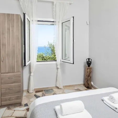 Pelagia Mare * Chlomos